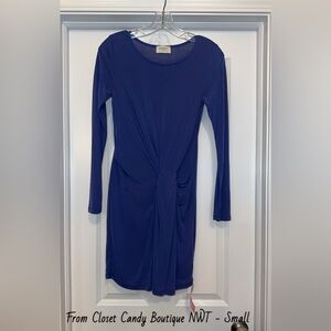 Elegant Blue Long-Sleeve Dress